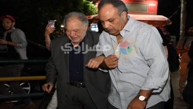 صورة بالصور.. أحدث ظهور ليحيى الفخراني في عزاء أشرف أبو زيد