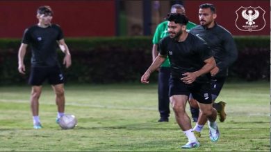 صورة “الإداري كان بيزعق له”.. مصراوي يكشف كواليس أزمة لاعب المصري البورسعيدي