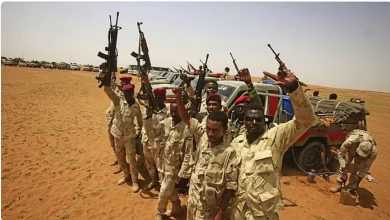 صورة ارتفاع حدة الاشتباكات في السودان ودعوات مدنية للتظاهر