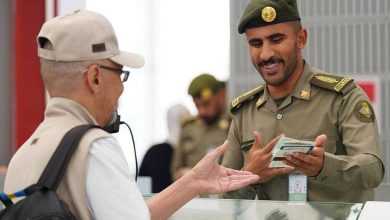 صورة جوازات مطار الملك عبدالعزيز الدولي تواصل إنهاء إجراءات مغادرة ضيوف الرحمن  أخبار السعودية