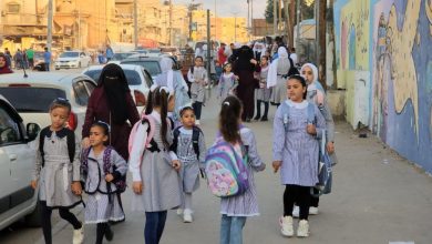 صورة صور.. طلاب قطاع غزة يتوجهون لمقاعدهم الدراسية إيذاناً ببدء العام الدراسي الجديد