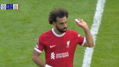 صورة محمد صلاح يخرج غاضبًا من كلوب بمباراة تشيلسي لهذا السبب (فيديو)