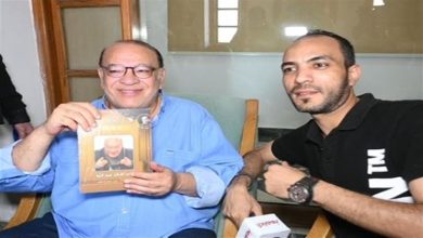 صورة حفل توقيع كتاب صلاح عبدالله بحضور محمد رياض ومحمد أبو داوود بالقومي للمسرح