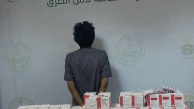 صورة ضبط مقيمين لترويجهما «الشبو» بالشرقية.. وإحباط ترويج 19,728 قرصاً على طريق الرياض  مكة  أخبار السعودية