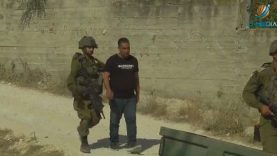صورة الاحتلال يعتقل والد الجريح أبو شيخة جنوب الخليل
