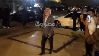 صورة مصطفى قمر وأحمد سلامة يصلان عزاء أشرف مصيلحي