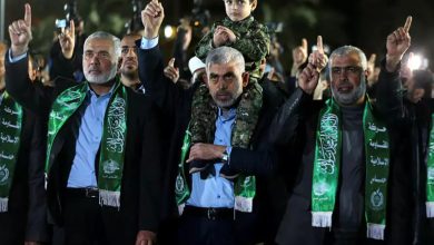 صورة صحيفة عبرية: حماس لن تكتفي بدفع “الخاوة” لها