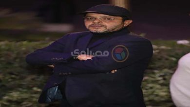 صورة محمد هنيدي وأحمد السقا في عزاء طارق عبدالعزيز