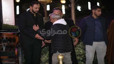 صورة صبري فواز وأحمد فهيم في عزاء طارق عبدالعزيز