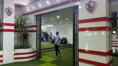 صورة معتمد جمال يصل نادي الزمالك لقيادة المران الأول للفريق