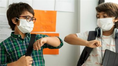 صورة خبراء الصحة يطالبون بعودة الكمامات في اليونان