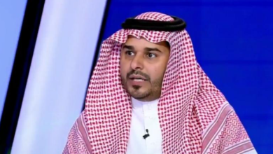 صورة مستشار تربوي يوضح تأثير كتب التعليم الإلكتروني على النسخ الورقية