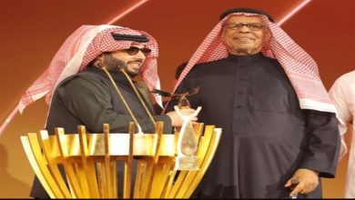 صورة سعادة وبكاء.. كيف تأثر حضور joy awards بتكريم علي المدفع؟