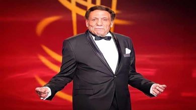 صورة قبل منحه جائزة “زعيم الفن العربي” في JOY AWARDS  أعمال رسخت زعامة عادل إمام