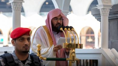 صورة خطيب المسجد الحرام: الاعتقاد بتأثير الأبراج طعنة في العقيدة وترويج للخزعبلات  أخبار السعودية