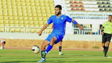 صورة “بسبب اصطدام بالرأس”.. نقل لاعب بتروجت إلى المستشفى بعد إصابته في مباراة حرس الحدود (فيديو)