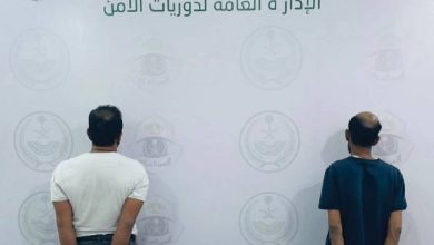 صورة دوريات الأمن بالقصيم تقبض على شخصين لترويجهما مادة الأمفيتامين المخدرة  أخبار السعودية