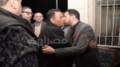 صورة بالصور.. محمد فؤاد يقدم واجب العزاء في وفاة حلمي بكر