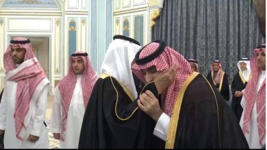 صورة وليّ العهد يتمثّل أخلاق مدرسة «سلمان» وعياً وممارسة  أخبار السعودية