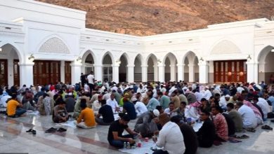 صورة جامع الخندق.. معلم تاريخي بالمدينة المنورة يرتاده الزائرين والمعتمرين على مدار العام