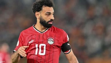 صورة “اكتملت صفوف منتخب مصر”.. اللقاء الأول بين محمد صلاح وحسام حسن (صور)