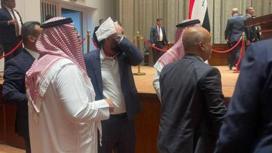 صورة اشتباك بالأيدي يُفشل انتخاب رئيس البرلمان العراقي  أخبار السعودية