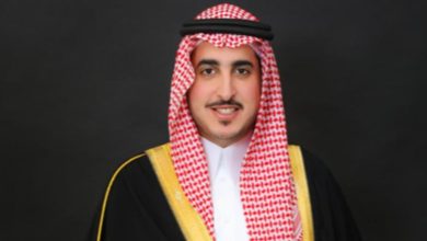 صورة أميرِ الجوف يرعى حفلَ تخريج 2000 متدرب ومتدربة من الكليّات التّقنية والمعاهد بالمنطقة