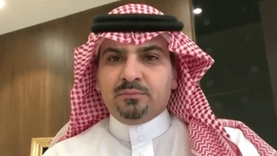 صورة استشاري تجميل يحدد الشروط المطلوبة من الطبيب المرخص