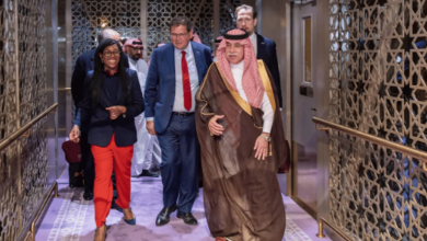 صورة الوفد البريطاني المشارك في مؤتمر مبادرة (GREAT Futures) يصل الرياض