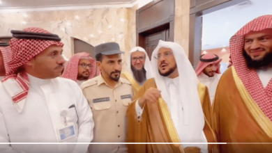 صورة  آل الشيخ لحراس الأمن بـ«الشؤون الإسلامية بالشمالية»: «ناقصكم شي.. في خاطركم شي؟ علموني