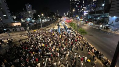 صورة تل أبيب: مئات يتظاهرون للمطالبة بإطلاق سراح المحتجزين في غزة