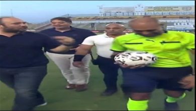 صورة “الناس كلها قالت طرد”.. اعتراض مدرب سيراميكا كليوباترا على حكم مباراة الزمالك (فيديو)