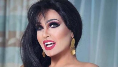 صورة أثارت الجدل ولابسه شيشة – فيفى عبده بإطلالة غريبة (صور)