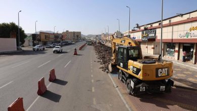 صورة بلدية سراة عبيدة تُعيد الطريق الرئيسي إلى مسارين  أخبار السعودية