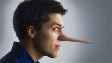 صورة 9 علامات في لغة الجسد تخبرك أن أمامك كاذب