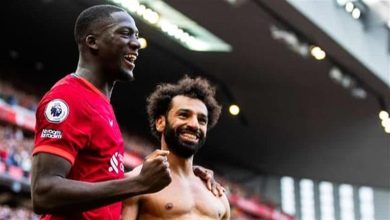 صورة “لا أعرف كيف يفعل ذلك”.. لاعب ليفربول يتغنى بمحمد صلاح