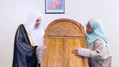 صورة رئيسة تنزانيا تناقش مبادرات «العالم الإسلامي» مع العيسى  أخبار السعودية