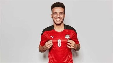 صورة زوجة مصطفى فتحي تدعمه بهذه الصورة قبل السفر مع المنتخب إلى موريتانيا