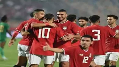 صورة “بعد تجربة الفراعنة”.. مدرب منتخب مصر السابق يتولى تدريب باناثينايكوس اليوناني