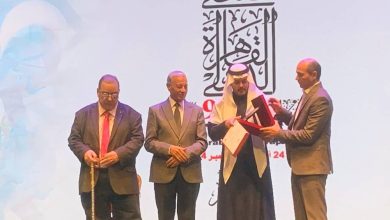 صورة خطاط كسوة الكعبة المشرفة يتوج بالمركز الأول في ملتقى القاهرة الدولي للخط العربي  أخبار السعودية