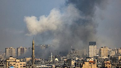 صورة الجيش الإسرائيلي يعدم فلسطينيًا نازحا بدم بارد حاول الوصول لجنوب غزة عبر البحر