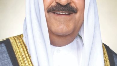 صورة الأمير يهنئ رئيس أنغولا بالعيد الوطني لبلاده