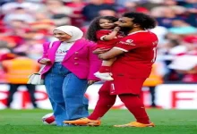 صورة 20 صورة ترصد ظهور زوجة صلاح وعائلته معه في الملاعب