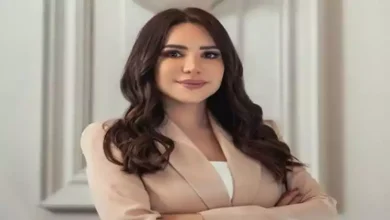 صورة “كانت ست جميلة”.. إنجي علاء تنعى والدة مي عزالدين