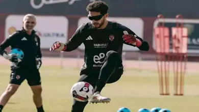 صورة “بعد ظهور الشناوي بها”.. محمد عواد بالنظارة السوداء في تدريبات الزمالك