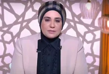 صورة نادية عمارة توضح حكم قراءة القرآن بالعين فقط