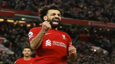 صورة 10 صور لكتب يقرأها محمد صلاح