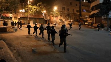 صورة | مصادر فلسطينية: مواجهات عقب اقتحام قوات الاحتلال عدة بلدات في الضفة الغربية