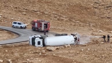 صورة إغلاق طريق المعرجات بين رام الله وأريحا إثر انقلاب صهريج غاز