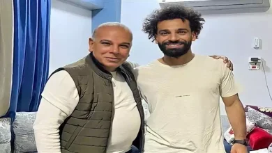 صورة “الهلال أو الاتحاد”.. والد محمد صلاح يتحدث عن مستقبله